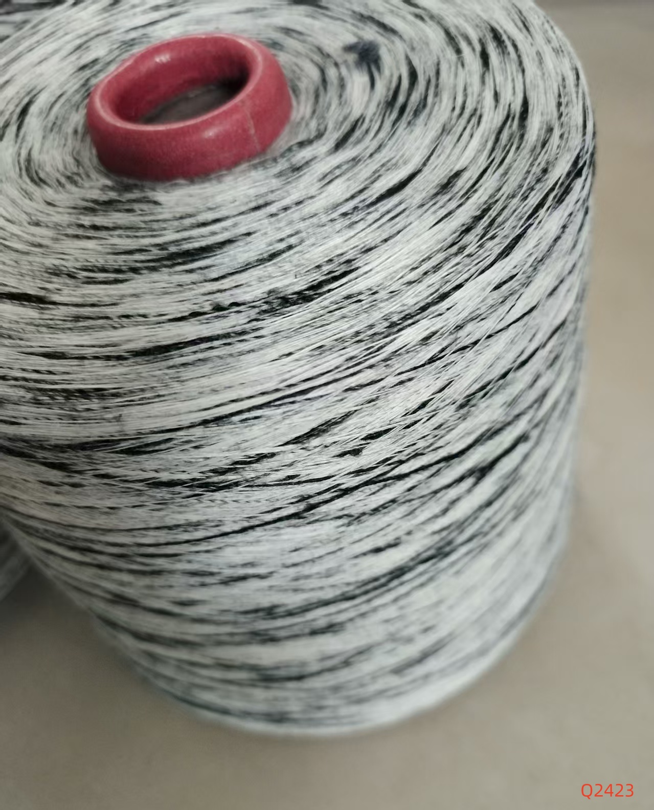 淺灰滌綸16支Q2423段彩紗 淺灰滌綸16支Q2423段彩紗